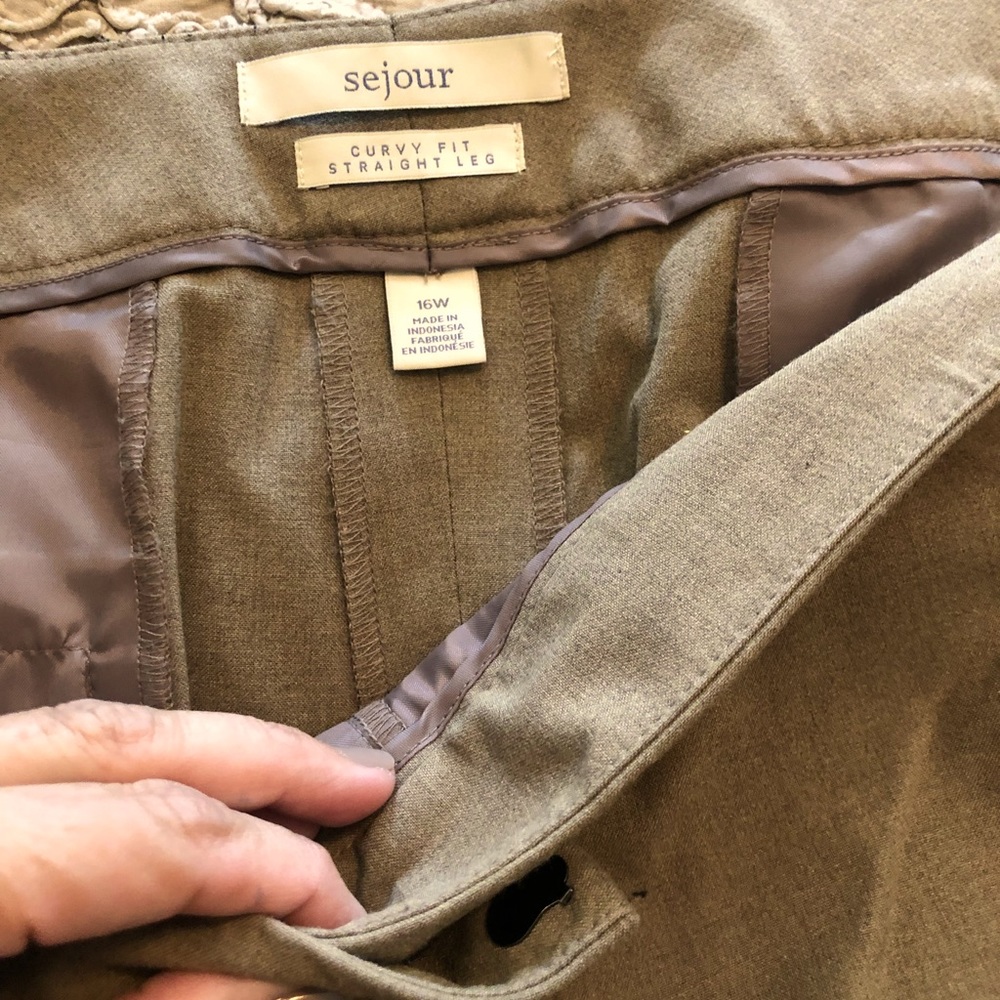 Nordstrom Sejour brand size 16W dress/suit pants